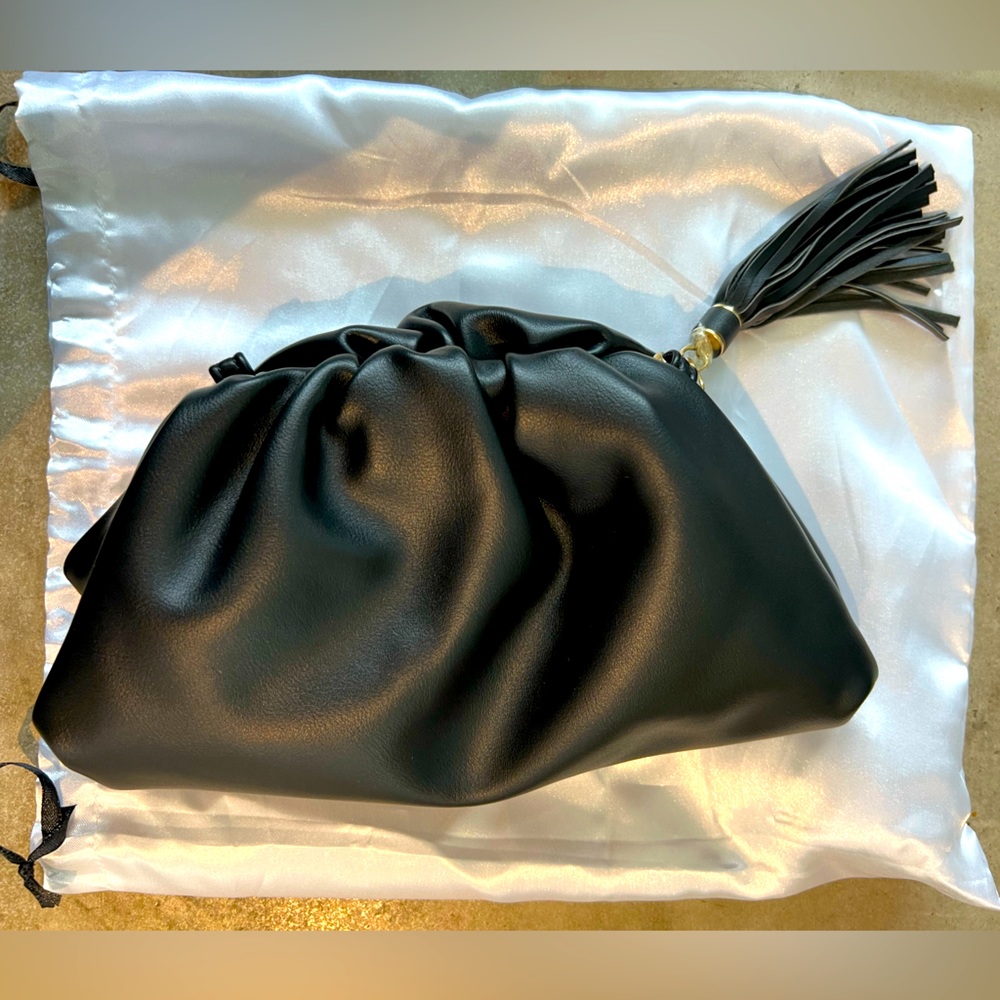 Understated Leather Crescent Clutch Chain Crossbody Small Bag Purse